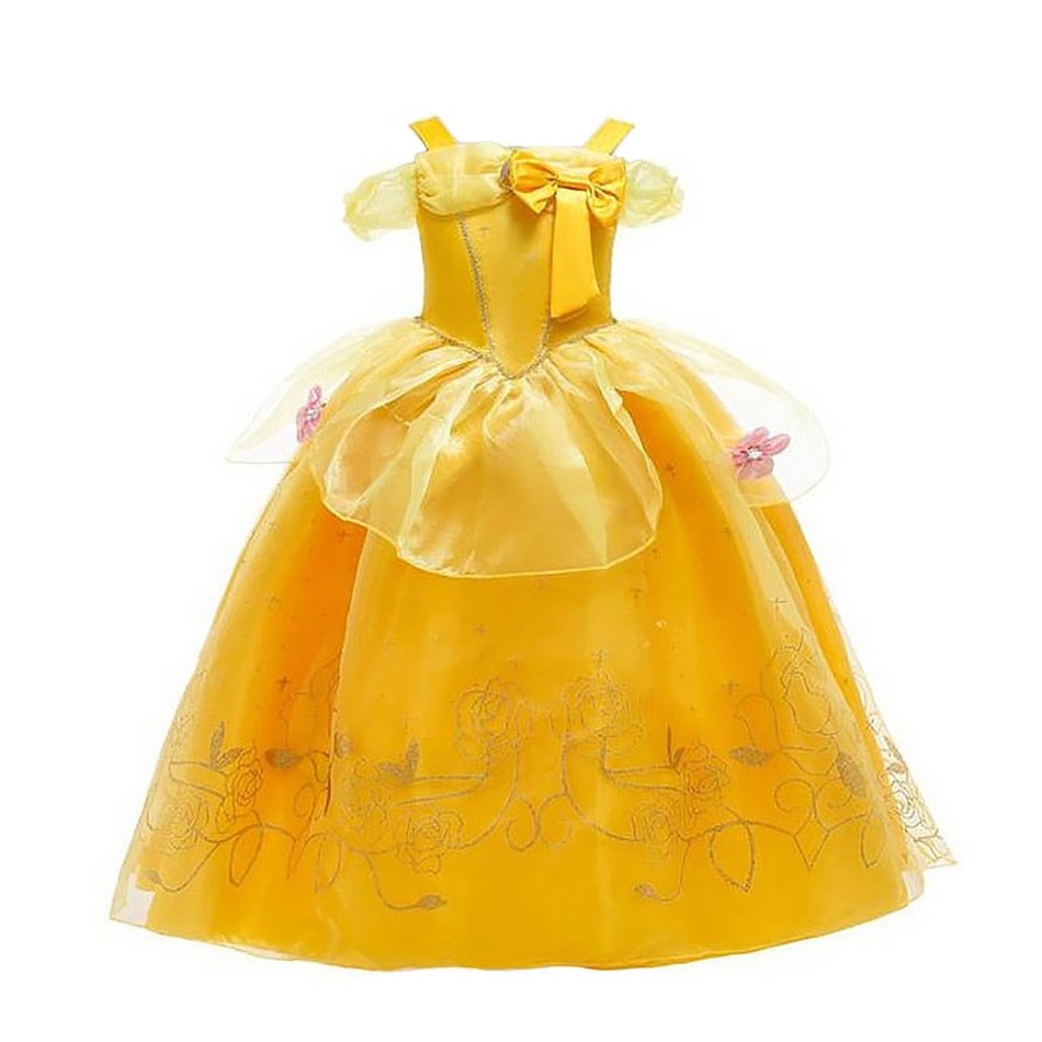 Vestir-se como personagem  Vestir como Bela  Vestimenta elegante  Vestido de princesa  Universo encantado  Traje autêntico  Sonhos realizados  Sonho de princesa  Realeza infantil  Princesa da Disney  Princesa clássica  Moda infantil  Magia dos contos de fadas  Festa a fantasia